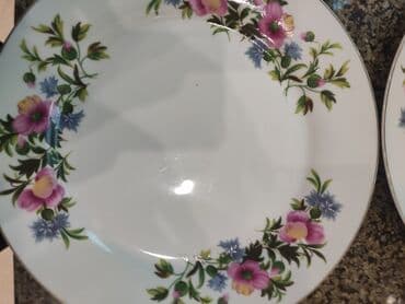 посуда для микроволновки: Новые большие тарелки 6 шт, с красивым рисунком. все целые, можно — 2