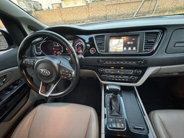 дом в колесах: Kia Carnival: 2018 г., 2.2 л, Типтроник, Дизель, Минивэн — 5