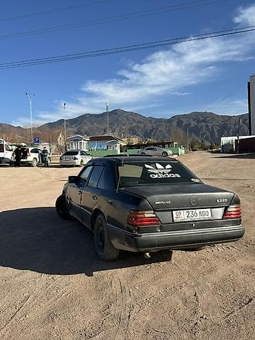 124 е220: Mercedes-Benz W124: 1991 г., 2.2 л, Механика, Бензин, Седан — 4