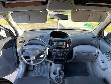corolla 2004: Toyota Yaris Verso: 2001 г., 1.3 л, Механика, Бензин, Универсал — 8
