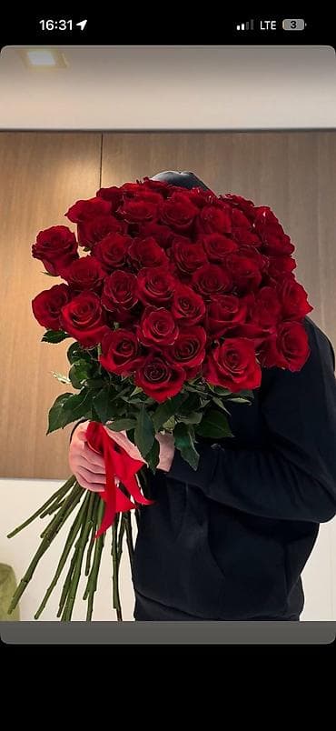 Цветы и букеты: Продаю цветы — 25 штук 📏 Длина: 60–70 см Свежие и красивые, отлично — 1