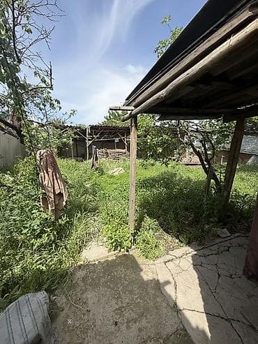 дом балыкчы: Сдается дом на долгий срок 
Район пишпек 
3 комнаты и на улице кухня — 6