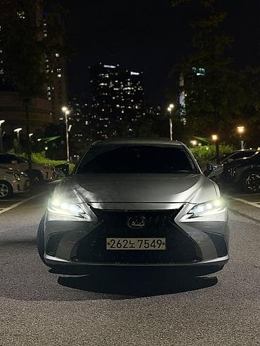 Lexus ES: 2023 г., Гибрид, Седан — 2