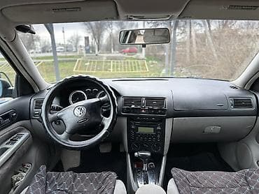 Volkswagen: Volkswagen Bora: 2005 г., 2 л, Автомат, Бензин, Седан — 6