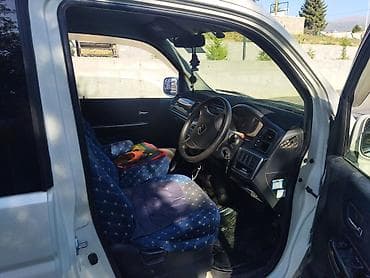 квадроцикл бензиновый: Honda Mobilio: 2004 г., 0.2 л, Автомат, Бензин, Минивэн — 2