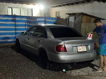 1995: Audi A4: 1995 г., 1.8 л, Автомат, Бензин — 3