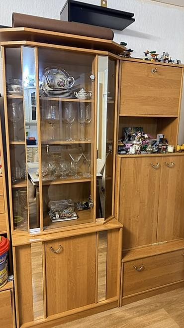 Шкафы: Стенка-шкаф, Тип стенки-шкафа: Модульная, Для зала, Б/у, Особенности: Для хранения посуды — 2