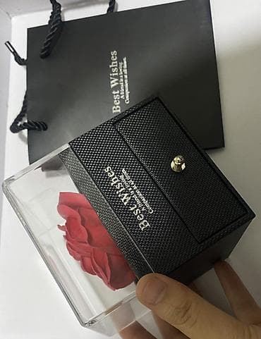 сердечка шкатулка: Подарочная шкатулка Best Wishes с розой под прозрачным колпаком - — 1