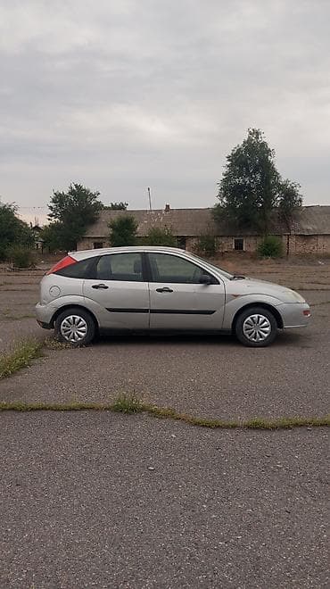 Ford Focus: 2002 г., 1.6 л, Кол менен иштөөчү, Бензин, Хетчбек — 3