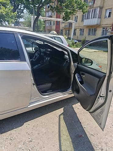 Продажа авто: Toyota Prius: 2015 г., 1.8 л, Вариатор, Гибрид, Хэтчбэк — 7