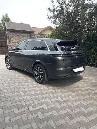 byd e9: Lixiang L7: 2023 г., Гибрид, Кроссовер — 9