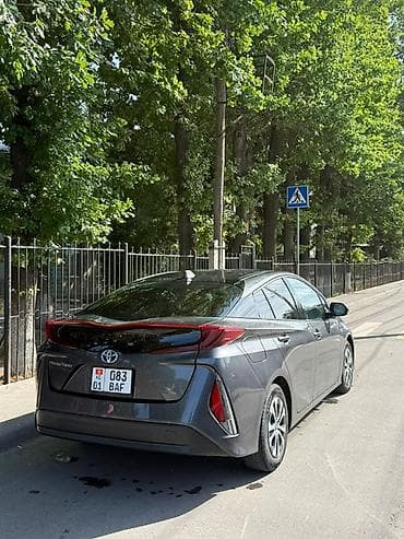 prius: Toyota Prius: 2019 г., 1.8 л, Автомат, Гибрид, Лифтбек — 3