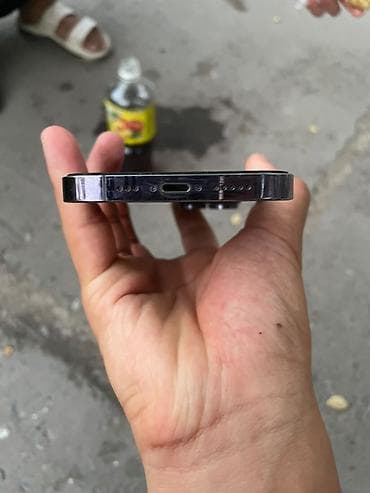 t rex 3: IPhone 14 Pro, Б/у, 256 ГБ, Черный, Кабель, 79 % — 3