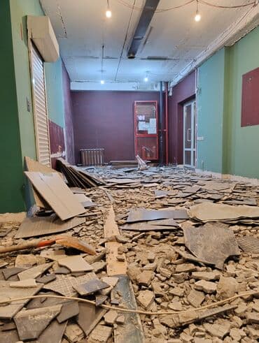 Дизайн, долборлоо: Дубалдарды бузуу, Полдорду бузуу, Шыптарды чечүү | Гипсокартон дубалы, Тосмолорду бузуу, Эски шыбакты алуу | Эски тушкагаздардан тазалоо, Эски шыбоону түшүрүү, Актиташты кыруу | Ламинатты демонтаждоо, Паркетти демонтаждоо, Линолеумду демонтаждоо | Шифер чатыр, Металл черепицадан жасалган чатыр, Жумшак чатыр 6 жылдан ашык тажрыйба — 19