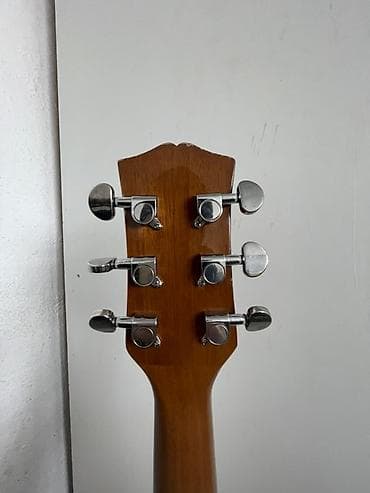 Музыкалык аспаптар: Гитара жакшы состояния обмен интересует Акустическая гитара формата — 3