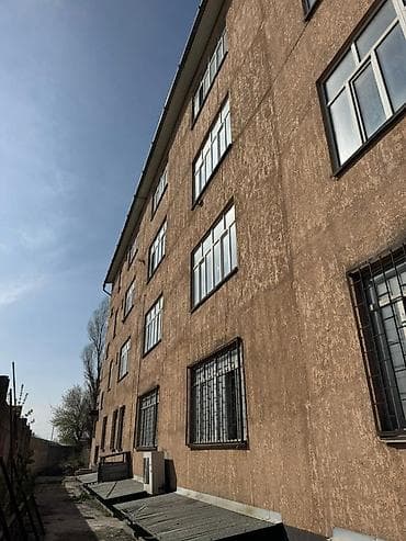 Аренда коммерческой недвижимости: Сдаётся 3-уровневое здание 📐 Общая площадь: 1650 м² ⚡ Коммуникации — 1