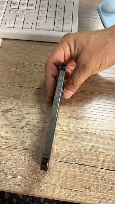 48: IPhone 14 Pro, Space Gray — 3