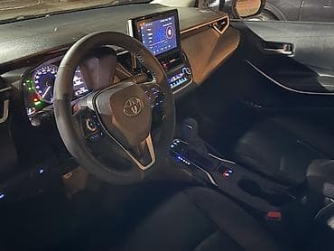 camry 10: Toyota Corolla: 2021 г., 1.8 л, Вариатор, Гибрид, Седан — 10