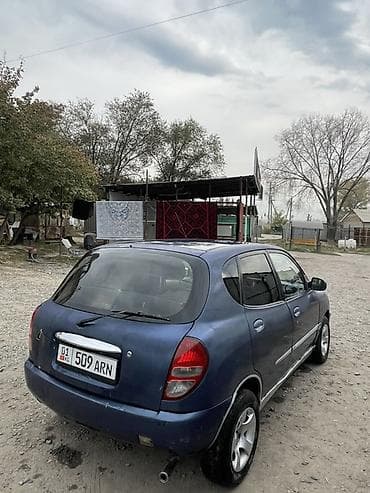 Daihatsu Sirion: 2000 г. — 3