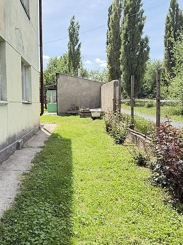 квартиры в г токмок: 3 комнаты, 81 м², 1 этаж, Старый ремонт — 2