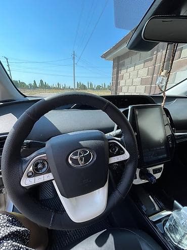 тесла модел с: Toyota Prius: 2017 г., 1.8 л, Вариатор, Гибрид, Лифтбек — 4