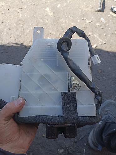 ford explorer: Тойота Форанер замок Багажника — 3