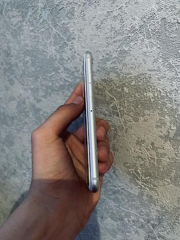 ipad ош: IPhone 8, Новый, 256 ГБ, Белый, Защитное стекло, 70 % — 4