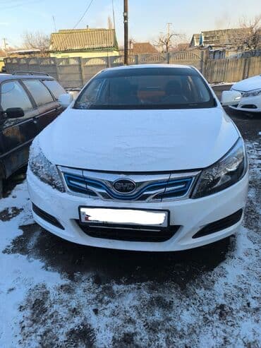 BYD E5: 2018 г., Автомат, Электромобиль, Седан