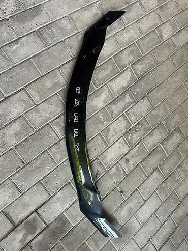 Мухобойка на капот Toyota