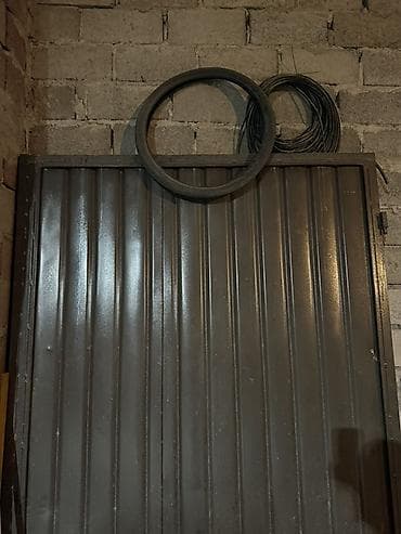 Ворота металические 
2,20 на 1,60