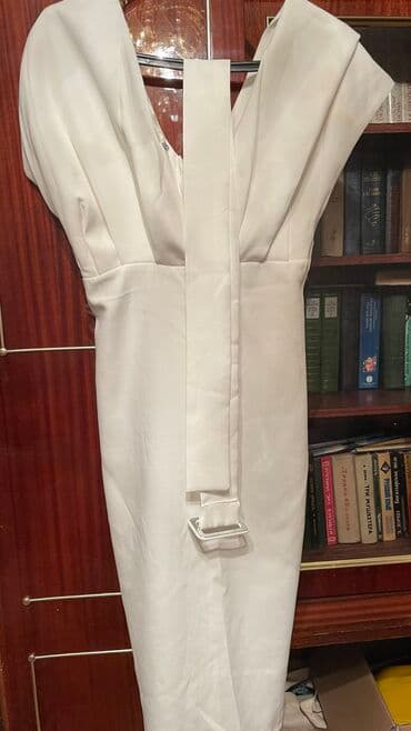 Жынсылар: Платье идеальное состояние Один раз одевала Свет белый Размер (S) — 1