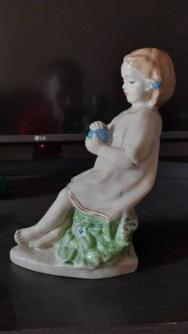 мячи для художественной гимнастики: Девочка с мячом ЕГПК, гипс, 1930-е годы — 2