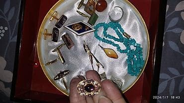 Личные вещи: Винтажные украшения броши, запонки подвеска бусы,бусы из стекляруса — 8