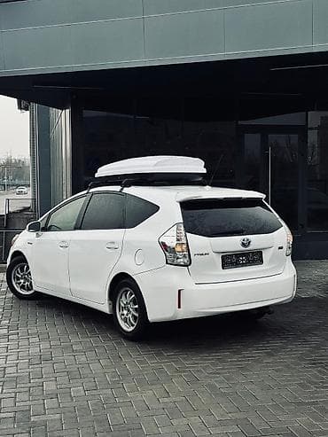 bmw e90: Toyota Prius: 2013 г., 1.8 л, Типтроник, Гибрид, Универсал — 6