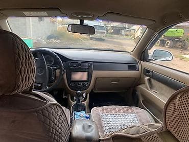 yto traktor: Daewoo Lacetti: 2004 г., 1.6 л, Механика, Бензин, Седан — 4