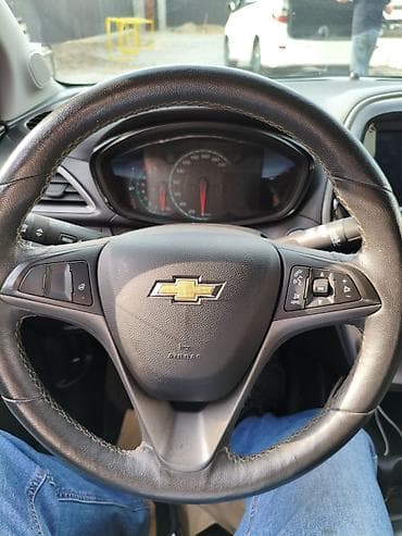 Транспорт: Chevrolet Spark: 2020 г., 1 л, Вариатор, Бензин, Хэтчбэк — 5