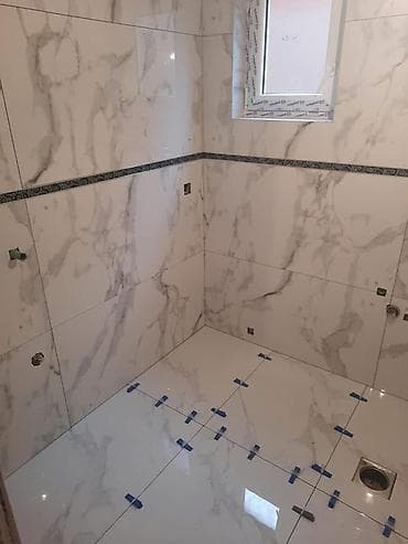 Подготовка стен для укладки, Подготовка стен для грунтовки, Резка плитки | Керамическая плитка, Керамогранитая плитка, Мозаичная плитка | Вертикальная укладка, Диагональная укладка, Горизонтальная укладка Больше 6 лет опыта