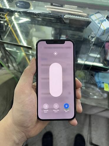 Аудиотехника: IPhone 11, Б/у, Защитное стекло, Чехол, Кабель — 7