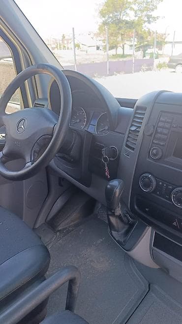 rf 2: Фургон Mercedes-Benz Sprinter (длинная база, высокий потолок) — 6