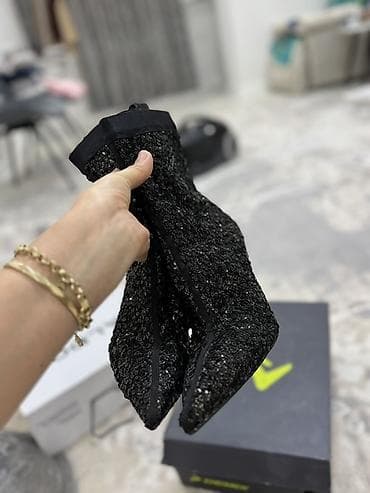 обувь кеды: Ботинки, 40, Zara, Б/у, цвет - Черный, Самовывоз — 1