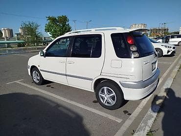 bud машина: Toyota Raum: 2000 г., Автомат, Бензин — 5