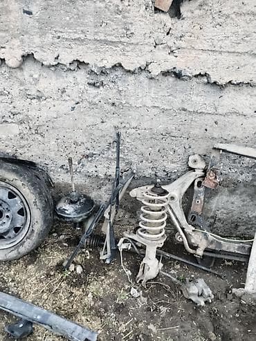 купить материал для обшивки салона авто: Запчасти на Audi 80 B3/B4 (примерно 1986–1994) В наличии на разбор: - — 6