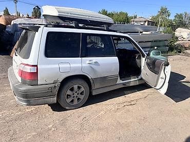 полки на спринтер: Subaru Forester: 2000 г., 2 л, Автомат, Бензин, Универсал — 4
