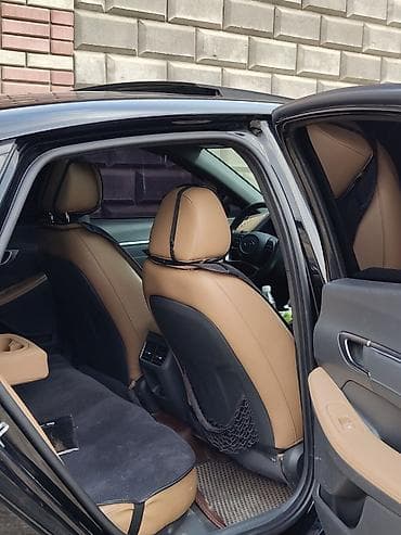 Hyundai Sonata: 2021 г., 1.6 л, Автомат, Бензин, Седан — 10