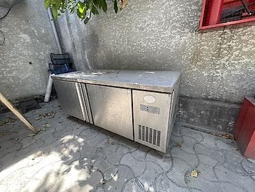 Профессиональный холодильный стол из нержавеющей стали, двухдверный at lalafo.kg Профессиональный холодильный стол из нержавеющей стали, двухдверный