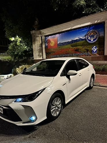 coroll: Toyota Corolla: 2022 г., 1.8 л, Вариатор, Гибрид, Седан — 3