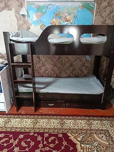 Двухъярусная кровать. - Материал: темный ламинированный ДСП. -