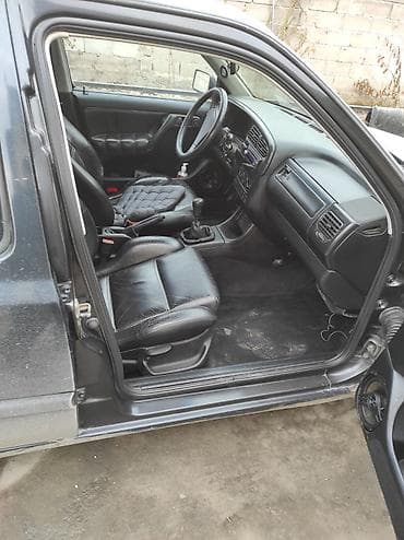 ej ve: Volkswagen Vento: 1993 г., 2 л, Седан — 3