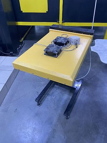 Упаковочно-фасовочные аппараты: Набор для шелкографии Характеристики: - Карусель на 6 столов/платформ — 8