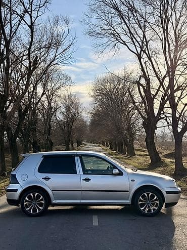 Унаа сатуу: Volkswagen Golf: 2000 г., 1.6 л, Кол менен иштөөчү, Бензин, Хетчбек — 3